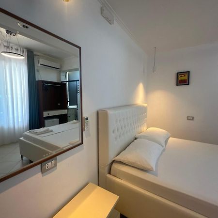 Hotel Kristal Borsh Eksteriør billede