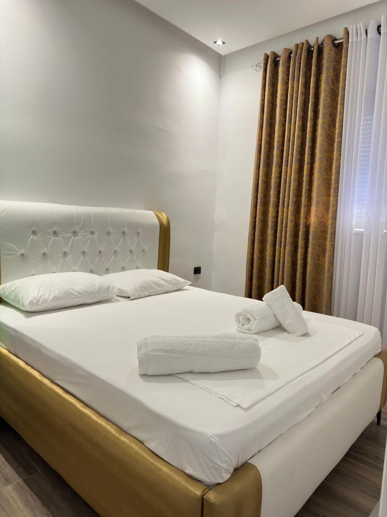 Hotel Kristal Borsh Eksteriør billede