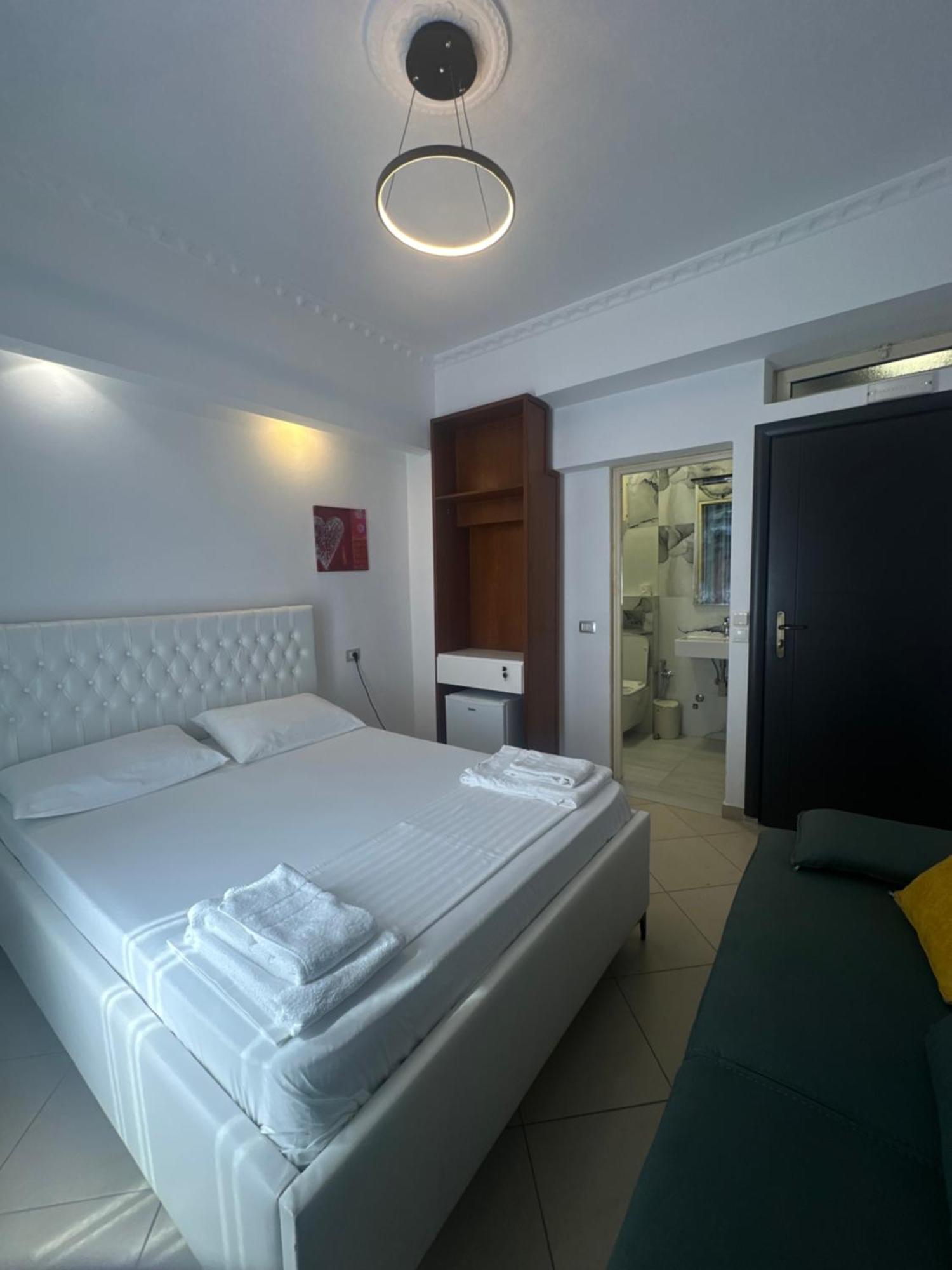 Hotel Kristal Borsh Eksteriør billede